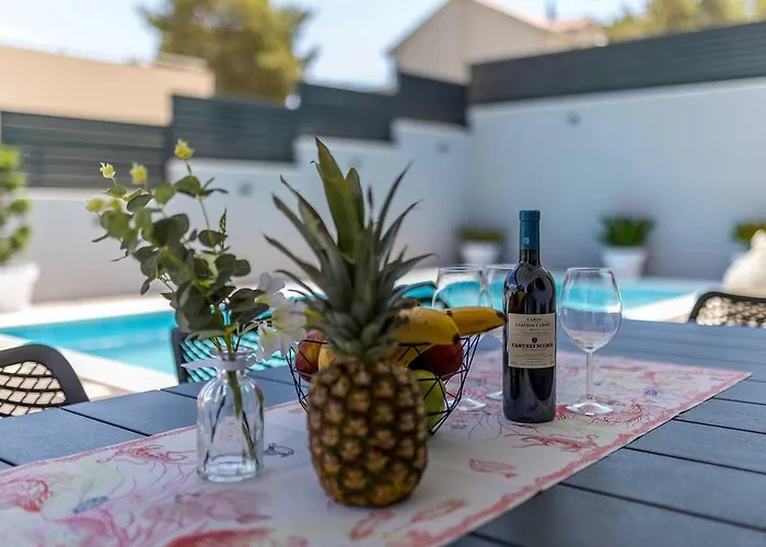 Luxury Lara With A Pool فيلة