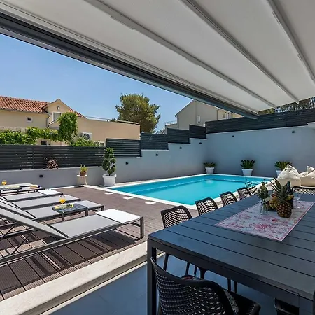 וילה Luxury Lara With A Pool *