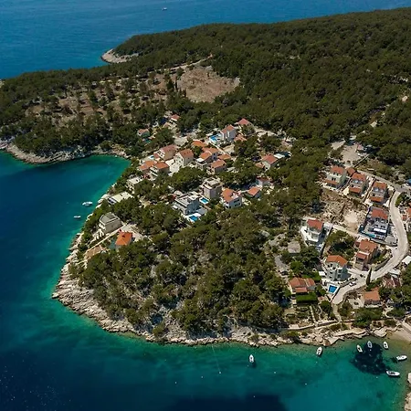 Villa Luxury Lara With A Pool Milna (Brac)