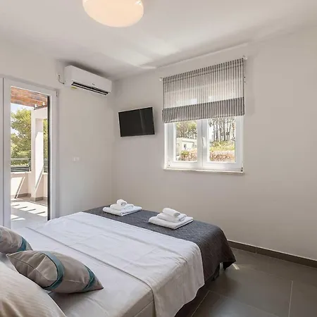 Luxury Lara With A Pool * Milna (Brac)