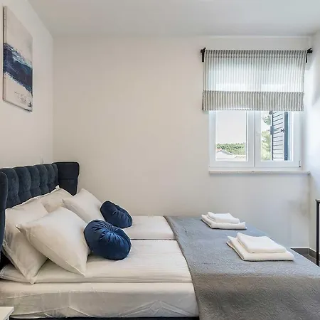 Luxury Lara With A Pool Milna (Brac)