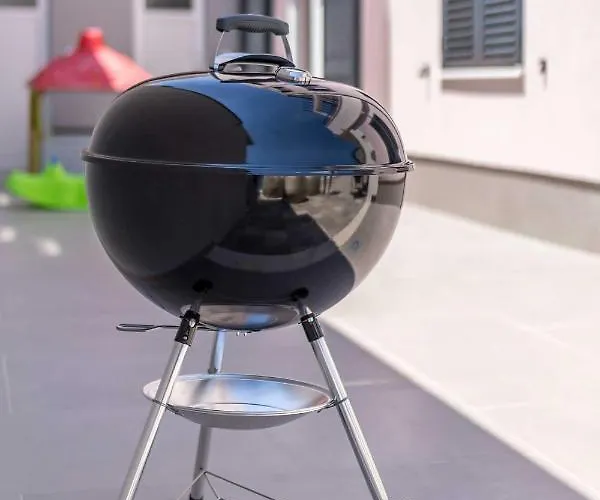 Luxury Lara With A Pool