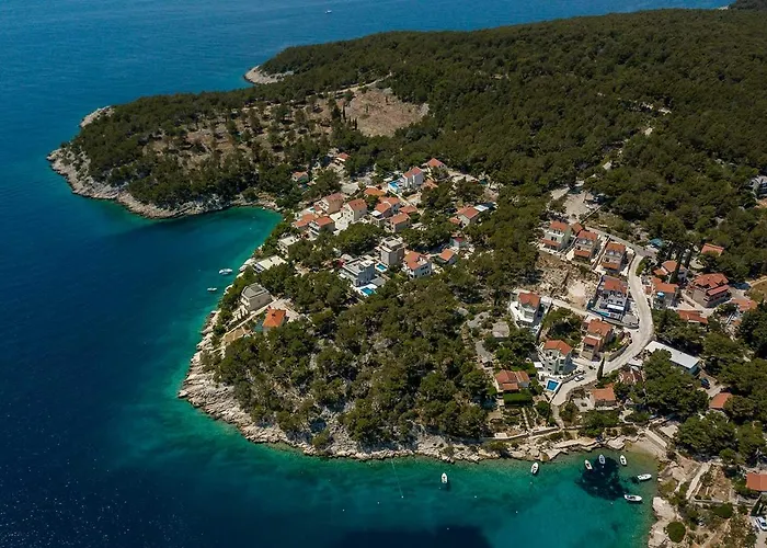 빌라 Luxury Lara With A Pool 밀나