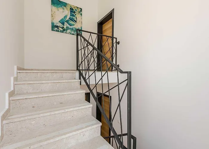 Luxury Lara With A Pool *