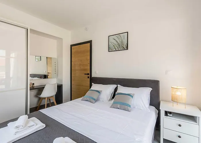 Luxury Lara With A Pool 빌라 *