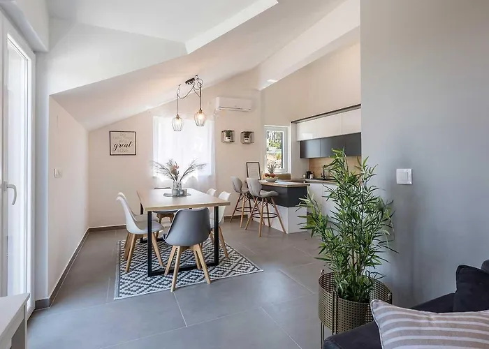 빌라 Luxury Lara With A Pool