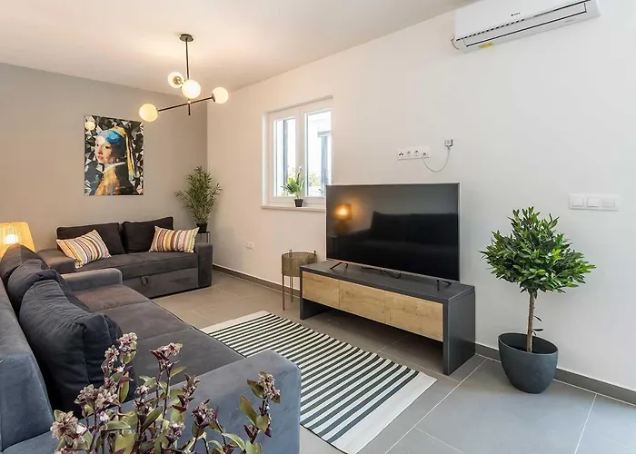 빌라 Luxury Lara With A Pool *