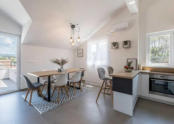 빌라 Luxury Lara With A Pool