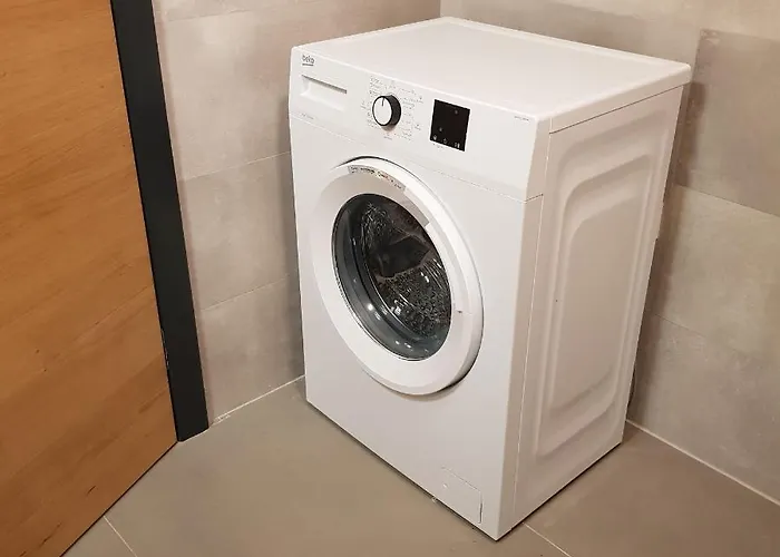 Luxury Lara With A Pool * 밀나